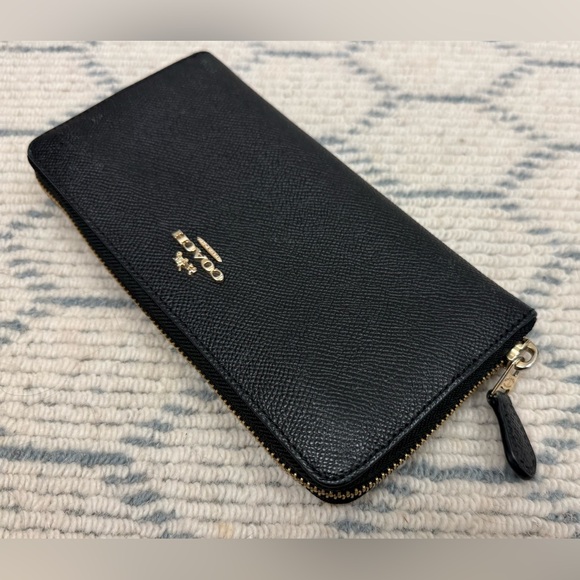 SOLD COACH Classic Everyday Accordion Long Zip Around Crossgrain Wallet - Picture 7 of 16